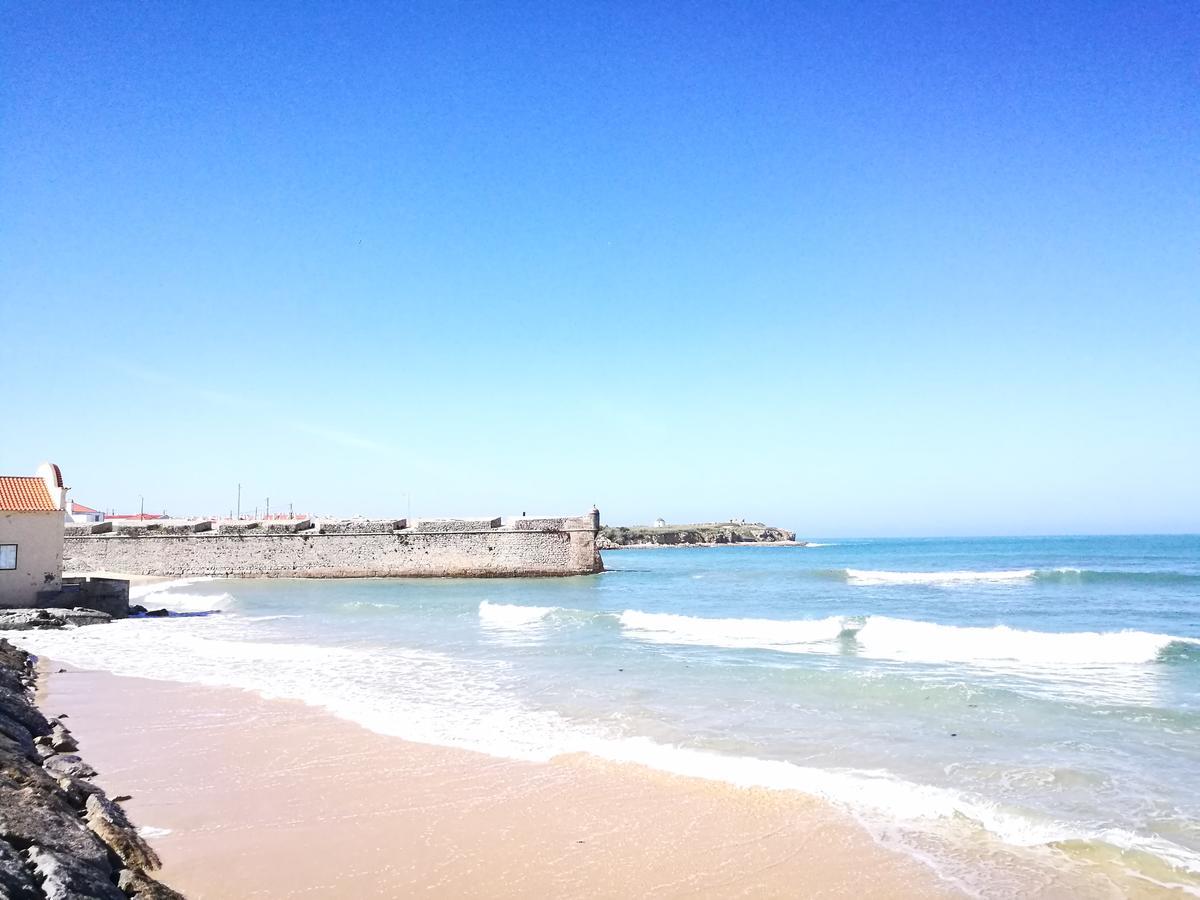 Peniche's Blue & White Apartment Peniche